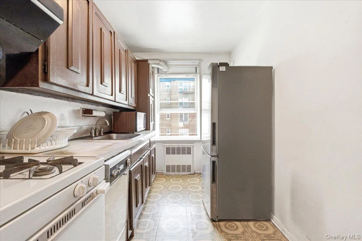 68-15 Selfridge Street, New York, NY, 1 Bedroom Bedrooms, 4 Rooms Rooms,1 BathroomBathrooms,Residential,For Rent,Selfridge,0,1005908 68-15 Selfridge Street, New York, NY, 1 Bedroom Bedrooms, 4 Rooms Rooms,1 BathroomBathrooms,Residential,For Rent,Selfridge,0,1005908