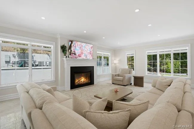 With Gas Fireplace With Gas Fireplace