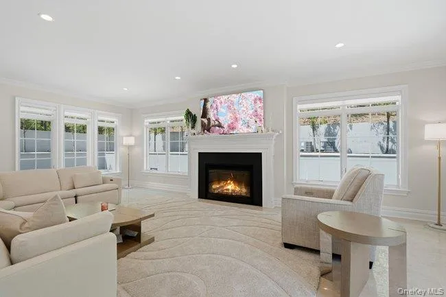 With Gas Fireplace With Gas Fireplace