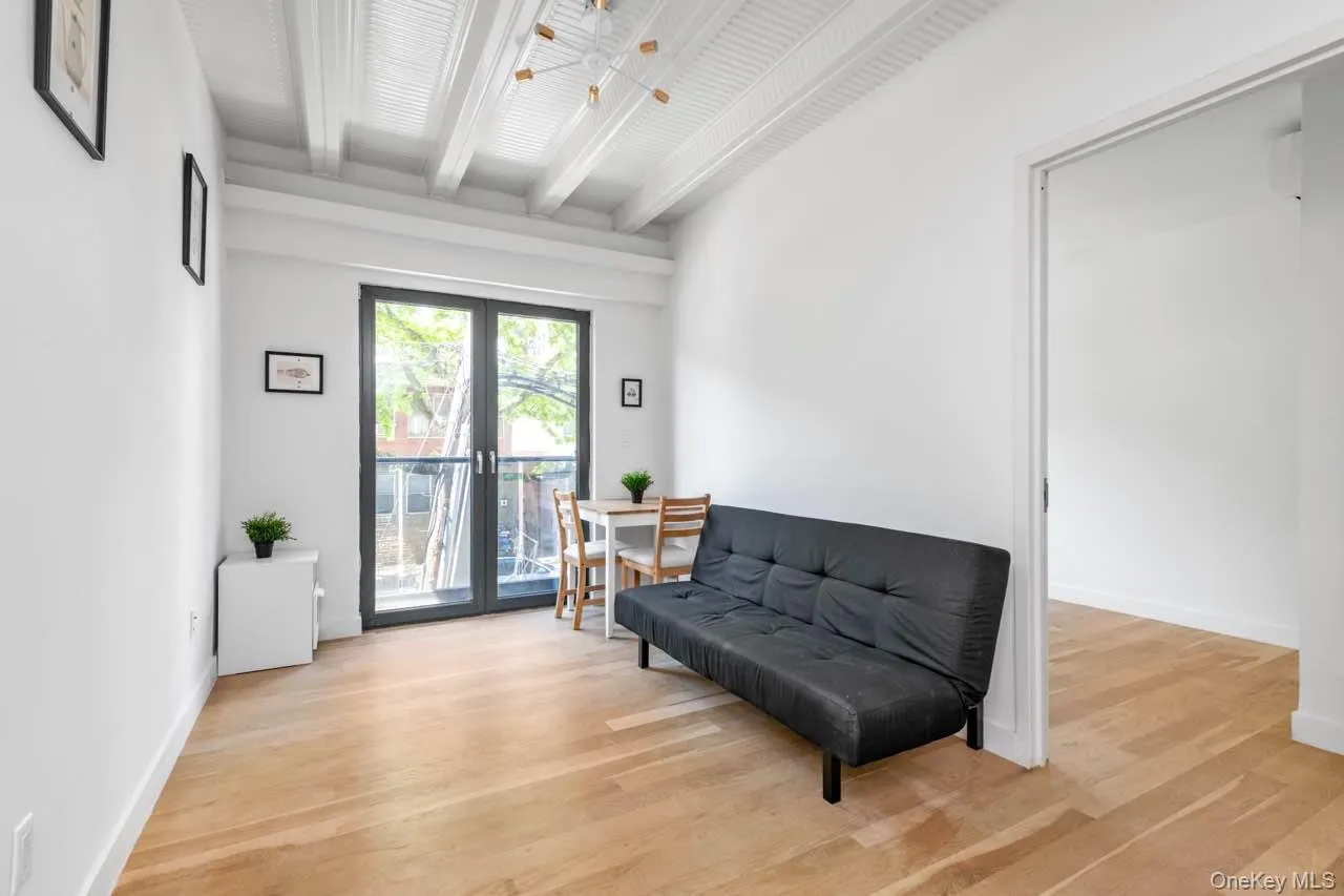14020 Cherry Avenue, New York, NY, 1 Bedroom Bedrooms, 3 Rooms Rooms,1 BathroomBathrooms,Residential,For Rent,Cherry,0,1005938 14020 Cherry Avenue, New York, NY, 1 Bedroom Bedrooms, 3 Rooms Rooms,1 BathroomBathrooms,Residential,For Rent,Cherry,0,1005938