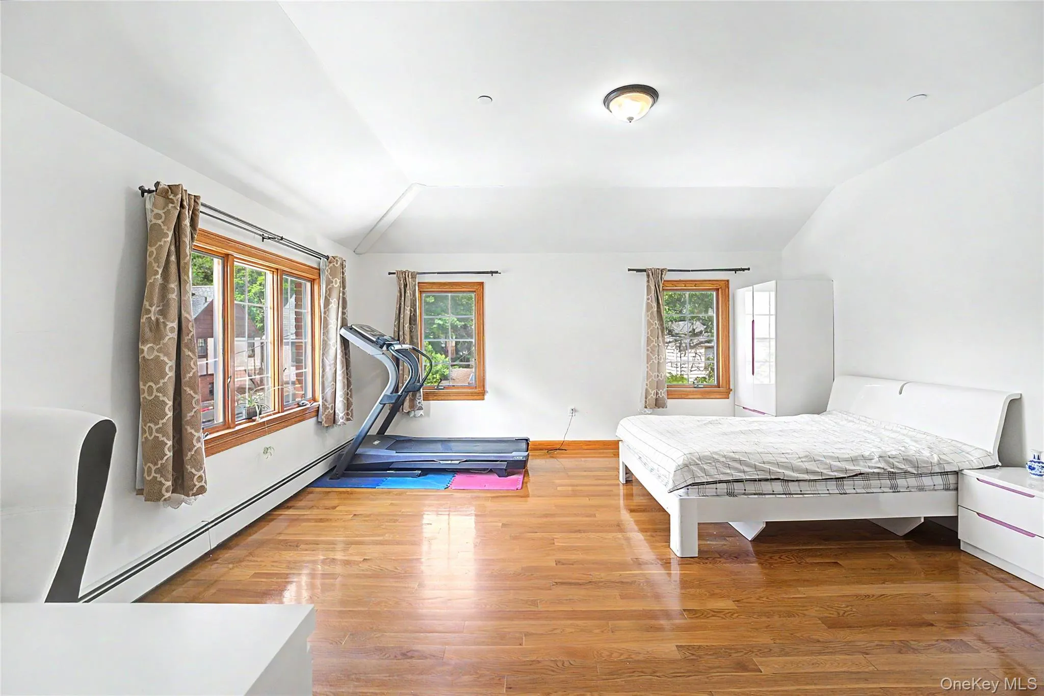 246-12 Cambria Avenue, New York, NY, 4 Bedrooms Bedrooms, 7 Rooms Rooms,4 BathroomsBathrooms,Residential,For Rent,Cambria,0,1005941 246-12 Cambria Avenue, New York, NY, 4 Bedrooms Bedrooms, 7 Rooms Rooms,4 BathroomsBathrooms,Residential,For Rent,Cambria,0,1005941
