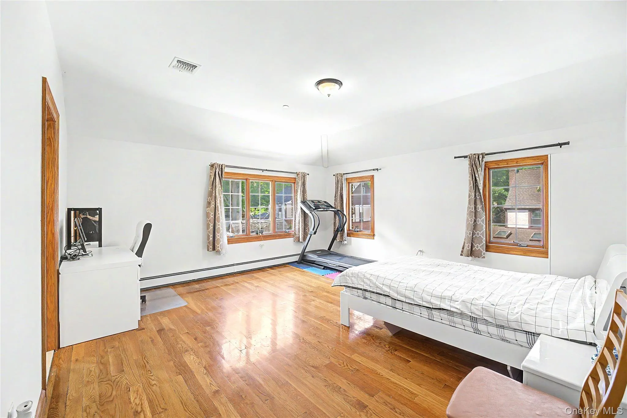 246-12 Cambria Avenue, New York, NY, 4 Bedrooms Bedrooms, 7 Rooms Rooms,4 BathroomsBathrooms,Residential,For Rent,Cambria,0,1005941 246-12 Cambria Avenue, New York, NY, 4 Bedrooms Bedrooms, 7 Rooms Rooms,4 BathroomsBathrooms,Residential,For Rent,Cambria,0,1005941