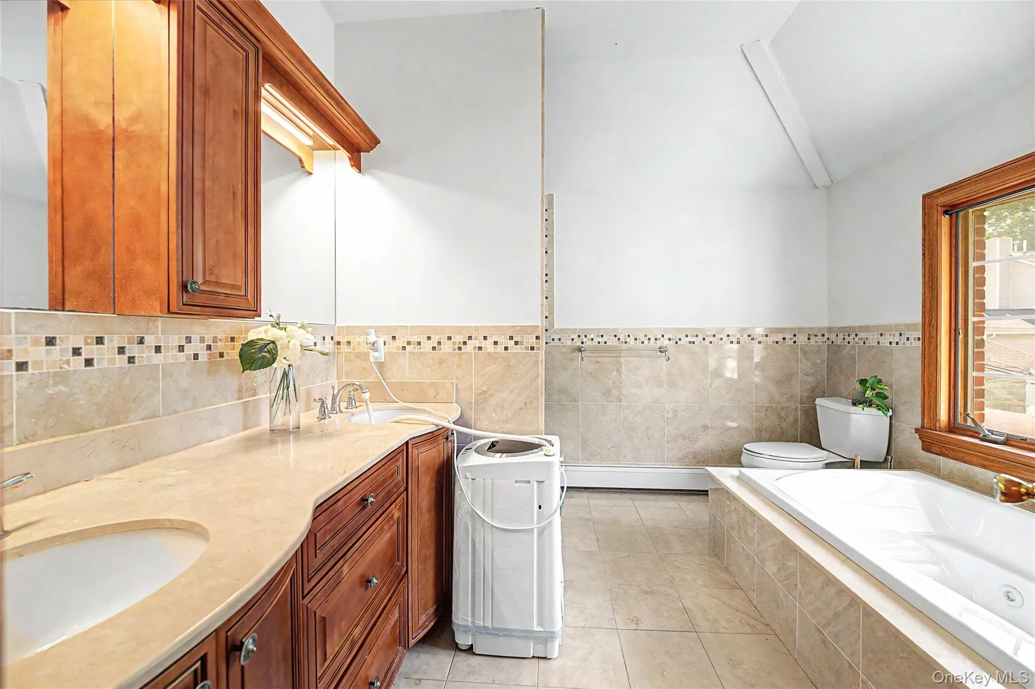 246-12 Cambria Avenue, New York, NY, 4 Bedrooms Bedrooms, 7 Rooms Rooms,4 BathroomsBathrooms,Residential,For Rent,Cambria,0,1005941 246-12 Cambria Avenue, New York, NY, 4 Bedrooms Bedrooms, 7 Rooms Rooms,4 BathroomsBathrooms,Residential,For Rent,Cambria,0,1005941