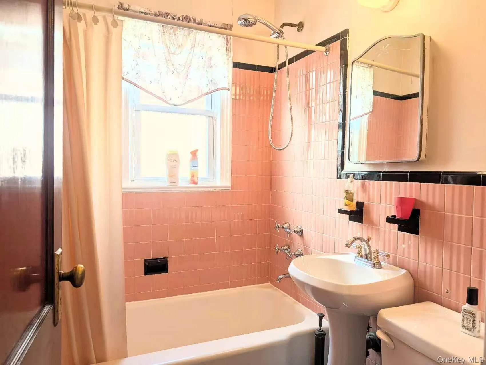 1st Floor Bathroom 1st Floor Bathroom