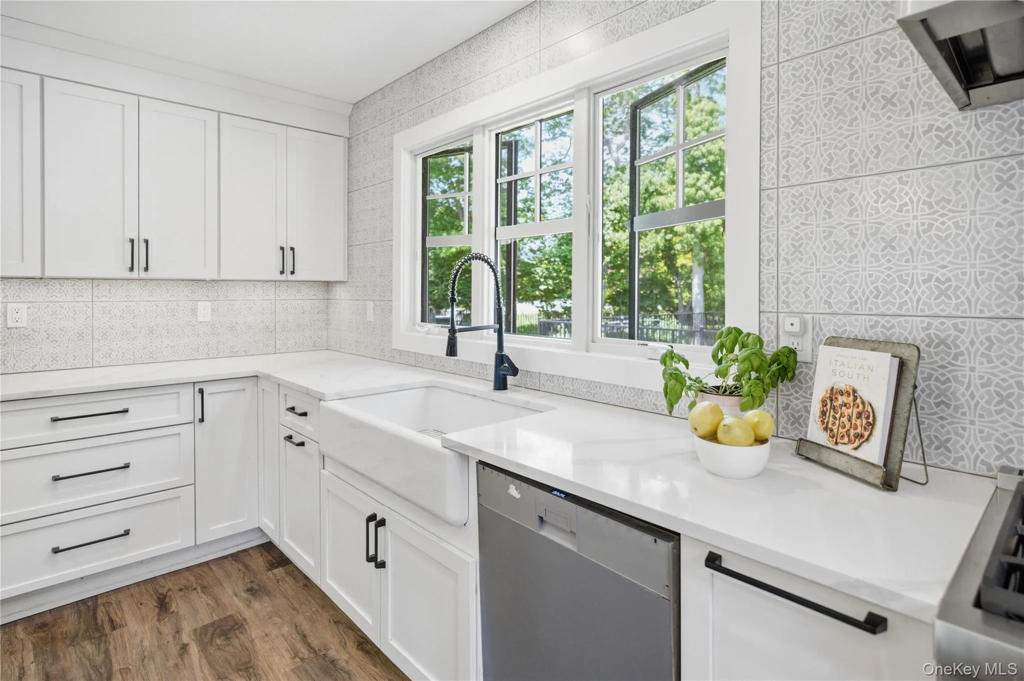 12 Wayne Court, Southampton, NY, 4 Bedrooms Bedrooms, 7 Rooms Rooms,2 BathroomsBathrooms,Residential Lease,For Rent,Wayne,0,1005947 12 Wayne Court, Southampton, NY, 4 Bedrooms Bedrooms, 7 Rooms Rooms,2 BathroomsBathrooms,Residential Lease,For Rent,Wayne,0,1005947