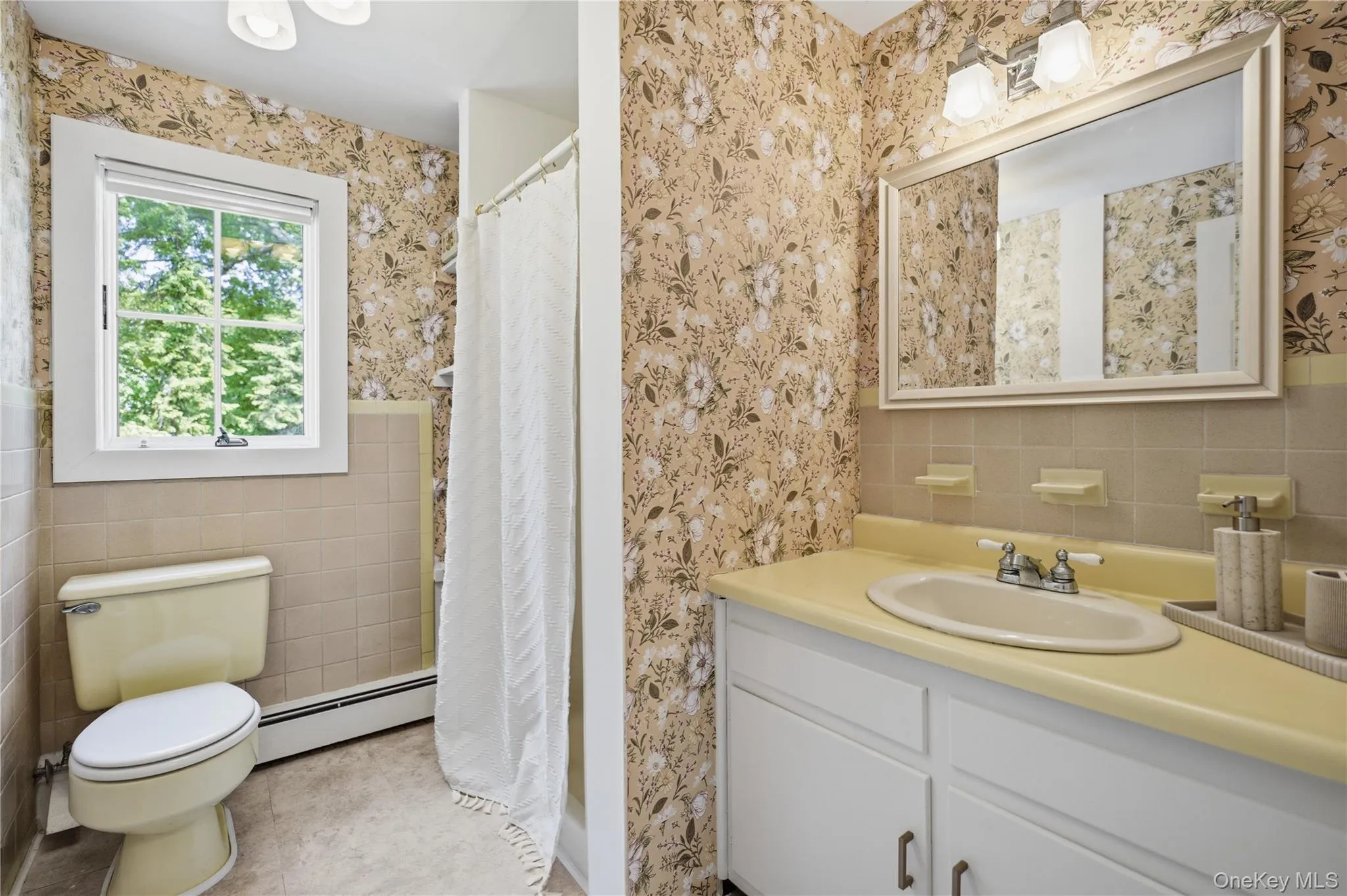 12 Wayne Court, Southampton, NY, 4 Bedrooms Bedrooms, 7 Rooms Rooms,2 BathroomsBathrooms,Residential Lease,For Rent,Wayne,0,1005947 12 Wayne Court, Southampton, NY, 4 Bedrooms Bedrooms, 7 Rooms Rooms,2 BathroomsBathrooms,Residential Lease,For Rent,Wayne,0,1005947