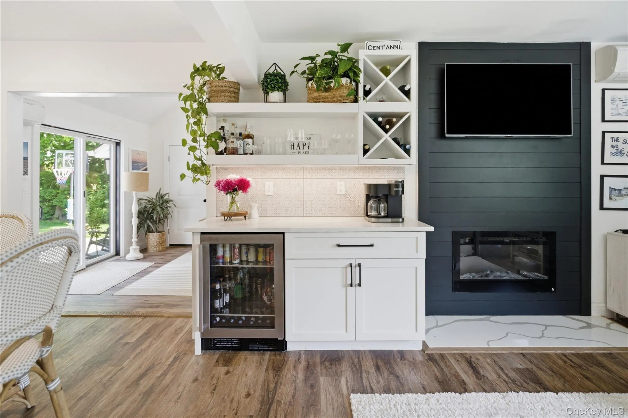12 Wayne Court, Southampton, NY, 4 Bedrooms Bedrooms, 7 Rooms Rooms,2 BathroomsBathrooms,Residential Lease,For Rent,Wayne,0,1005947 12 Wayne Court, Southampton, NY, 4 Bedrooms Bedrooms, 7 Rooms Rooms,2 BathroomsBathrooms,Residential Lease,For Rent,Wayne,0,1005947