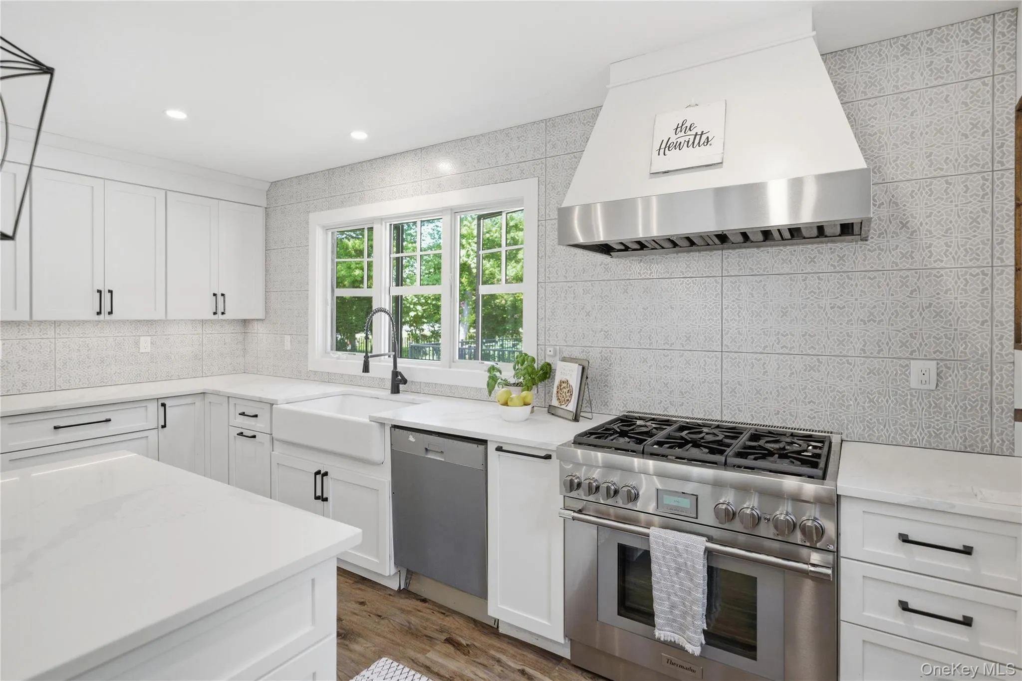 12 Wayne Court, Southampton, NY, 4 Bedrooms Bedrooms, 7 Rooms Rooms,2 BathroomsBathrooms,Residential Lease,For Rent,Wayne,0,1005947 12 Wayne Court, Southampton, NY, 4 Bedrooms Bedrooms, 7 Rooms Rooms,2 BathroomsBathrooms,Residential Lease,For Rent,Wayne,0,1005947