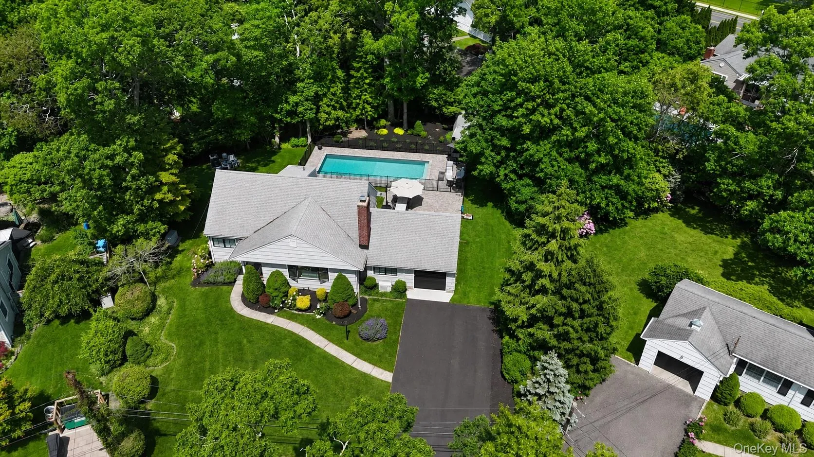 12 Wayne Court, Southampton, NY, 4 Bedrooms Bedrooms, 7 Rooms Rooms,2 BathroomsBathrooms,Residential Lease,For Rent,Wayne,0,1005947 12 Wayne Court, Southampton, NY, 4 Bedrooms Bedrooms, 7 Rooms Rooms,2 BathroomsBathrooms,Residential Lease,For Rent,Wayne,0,1005947