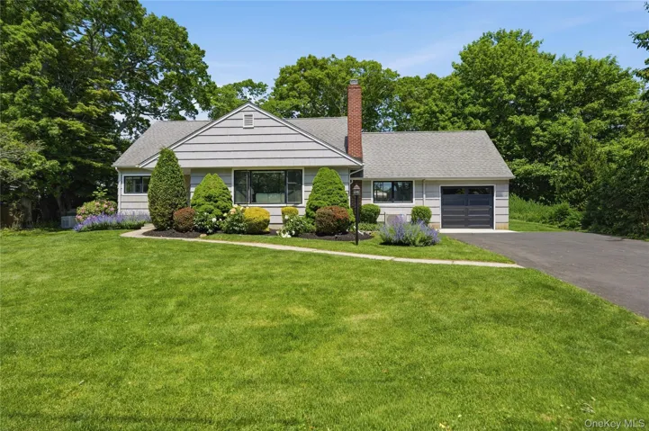 12 Wayne Court, Southampton, New York 11977