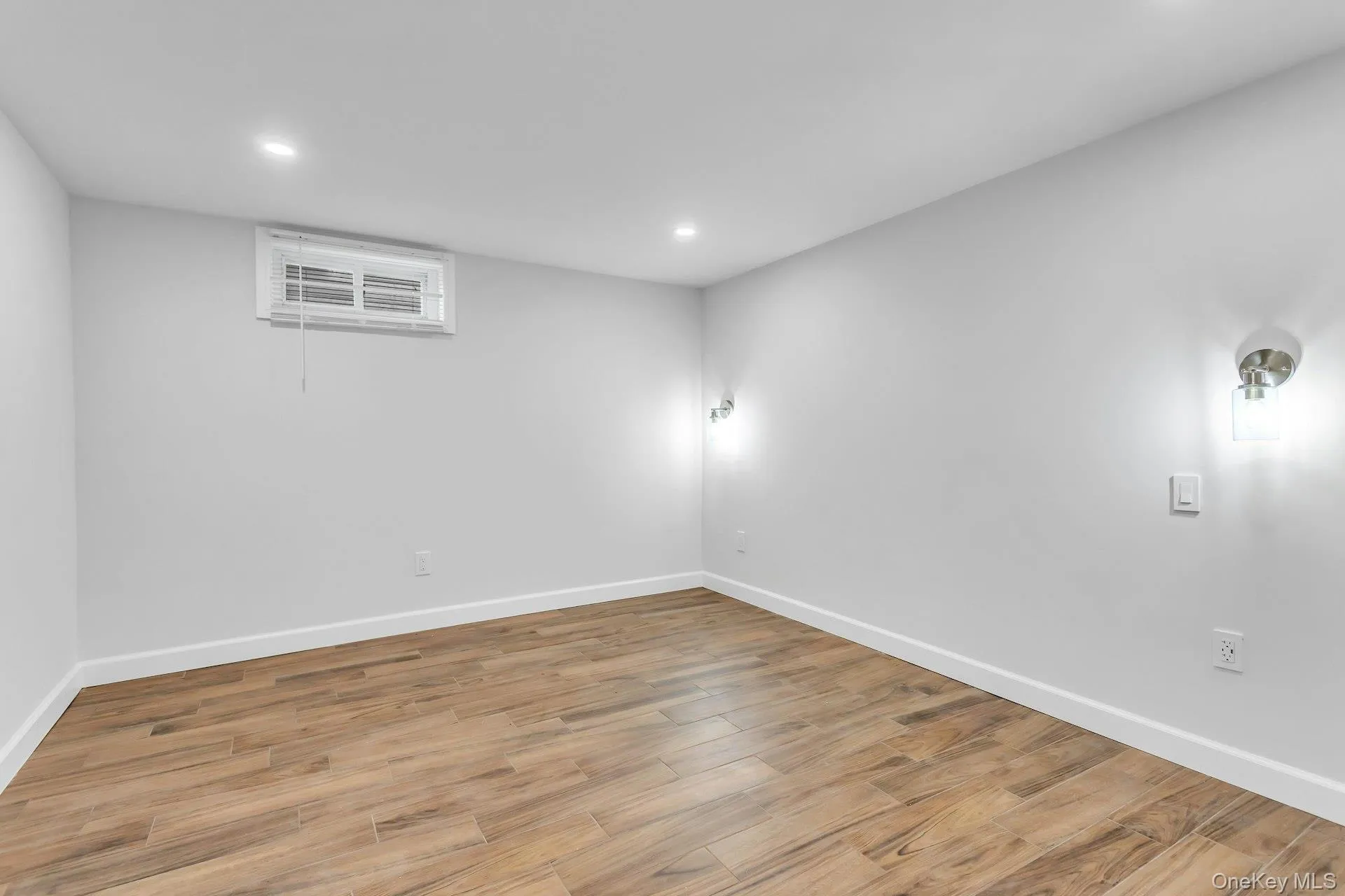 1 Coles, Glen Cove, NY, 2 Bedrooms Bedrooms, 7 Rooms Rooms,1 BathroomBathrooms,Residential,For Rent,Coles,0,1005953 1 Coles, Glen Cove, NY, 2 Bedrooms Bedrooms, 7 Rooms Rooms,1 BathroomBathrooms,Residential,For Rent,Coles,0,1005953