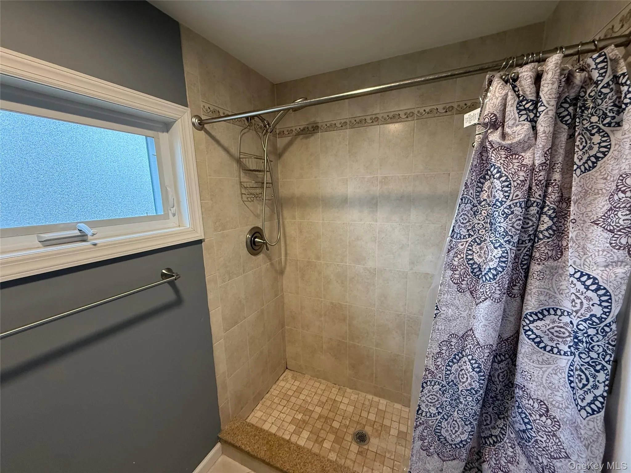 65 Morning Glory Road, Hempstead, NY, 4 Bedrooms Bedrooms, 7 Rooms Rooms,2 BathroomsBathrooms,Residential Lease,For Rent,Morning Glory,0,1005956 65 Morning Glory Road, Hempstead, NY, 4 Bedrooms Bedrooms, 7 Rooms Rooms,2 BathroomsBathrooms,Residential Lease,For Rent,Morning Glory,0,1005956