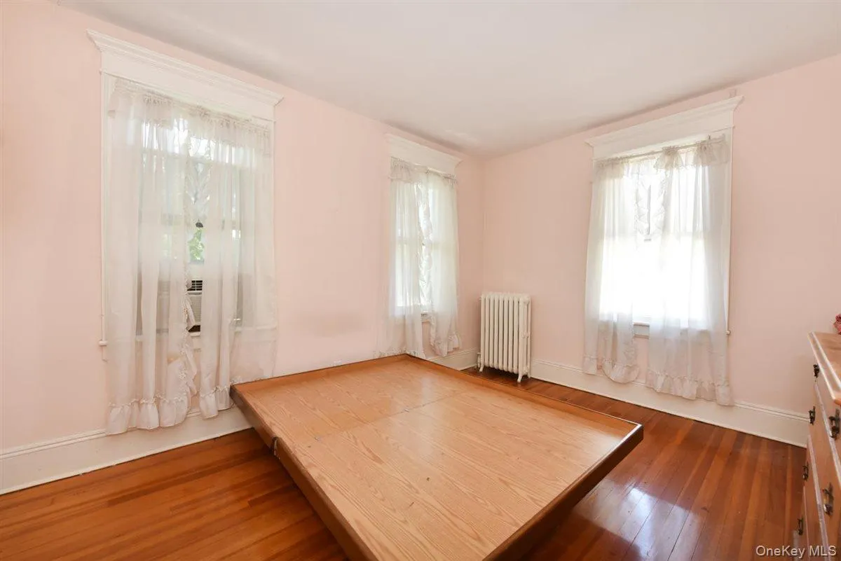 101 Wallace Street, Hempstead, NY, 4 Bedrooms Bedrooms, 8 Rooms Rooms,2 BathroomsBathrooms,Residential,For Rent,Wallace,0,1005957 101 Wallace Street, Hempstead, NY, 4 Bedrooms Bedrooms, 8 Rooms Rooms,2 BathroomsBathrooms,Residential,For Rent,Wallace,0,1005957