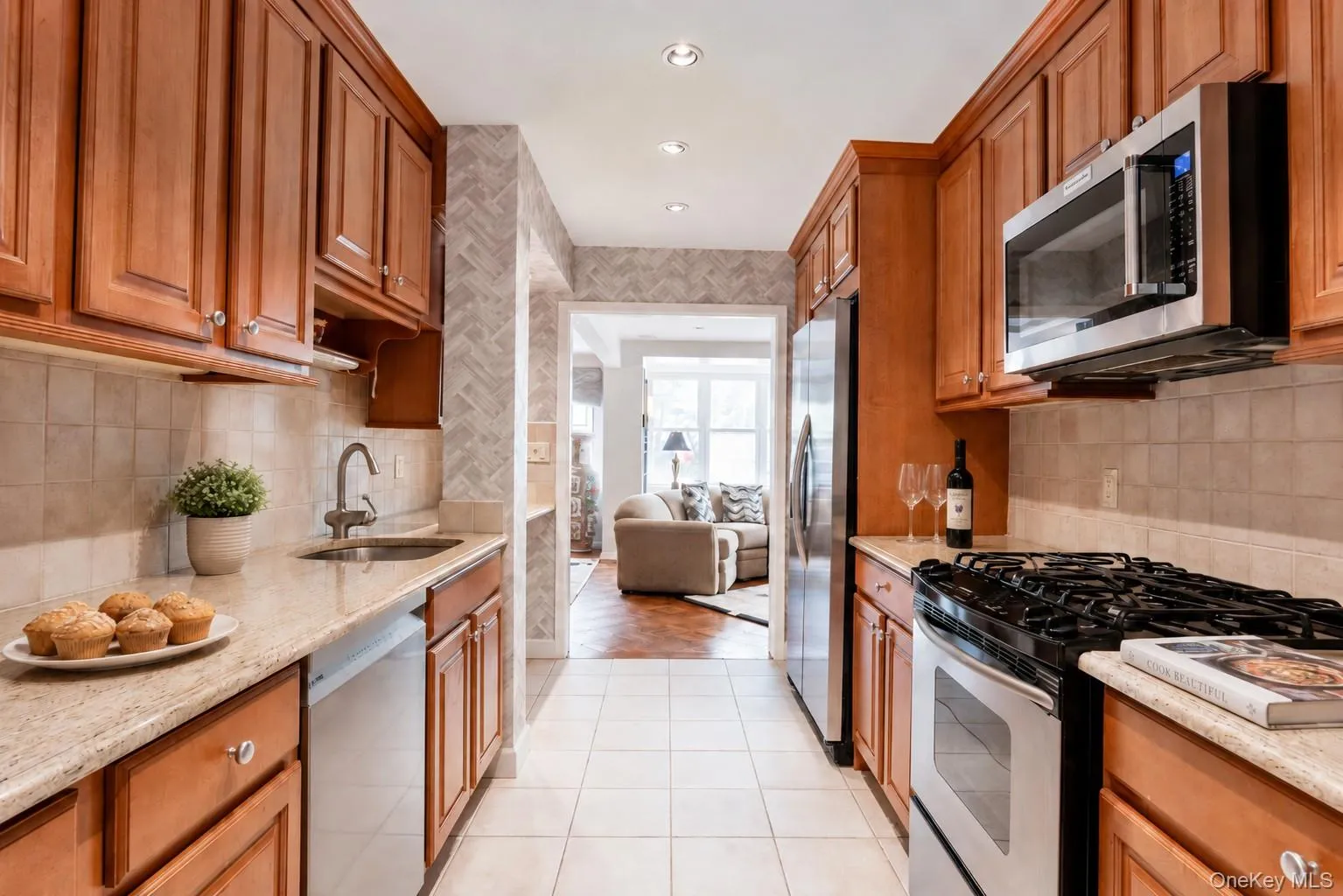 180 Middle Neck Road, North Hempstead, NY, 3 Bedrooms Bedrooms, 6 Rooms Rooms,2 BathroomsBathrooms,Residential,For Rent,Middle Neck,0,1005961 180 Middle Neck Road, North Hempstead, NY, 3 Bedrooms Bedrooms, 6 Rooms Rooms,2 BathroomsBathrooms,Residential,For Rent,Middle Neck,0,1005961