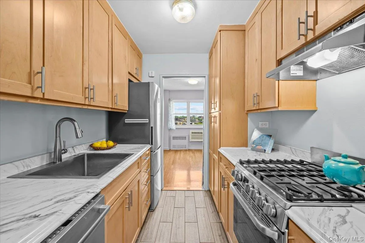 3030 Johnson Avenue, New York, NY, 2 Bedrooms Bedrooms, 4 Rooms Rooms,1 BathroomBathrooms,Residential,For Rent,Johnson,0,1005963 3030 Johnson Avenue, New York, NY, 2 Bedrooms Bedrooms, 4 Rooms Rooms,1 BathroomBathrooms,Residential,For Rent,Johnson,0,1005963