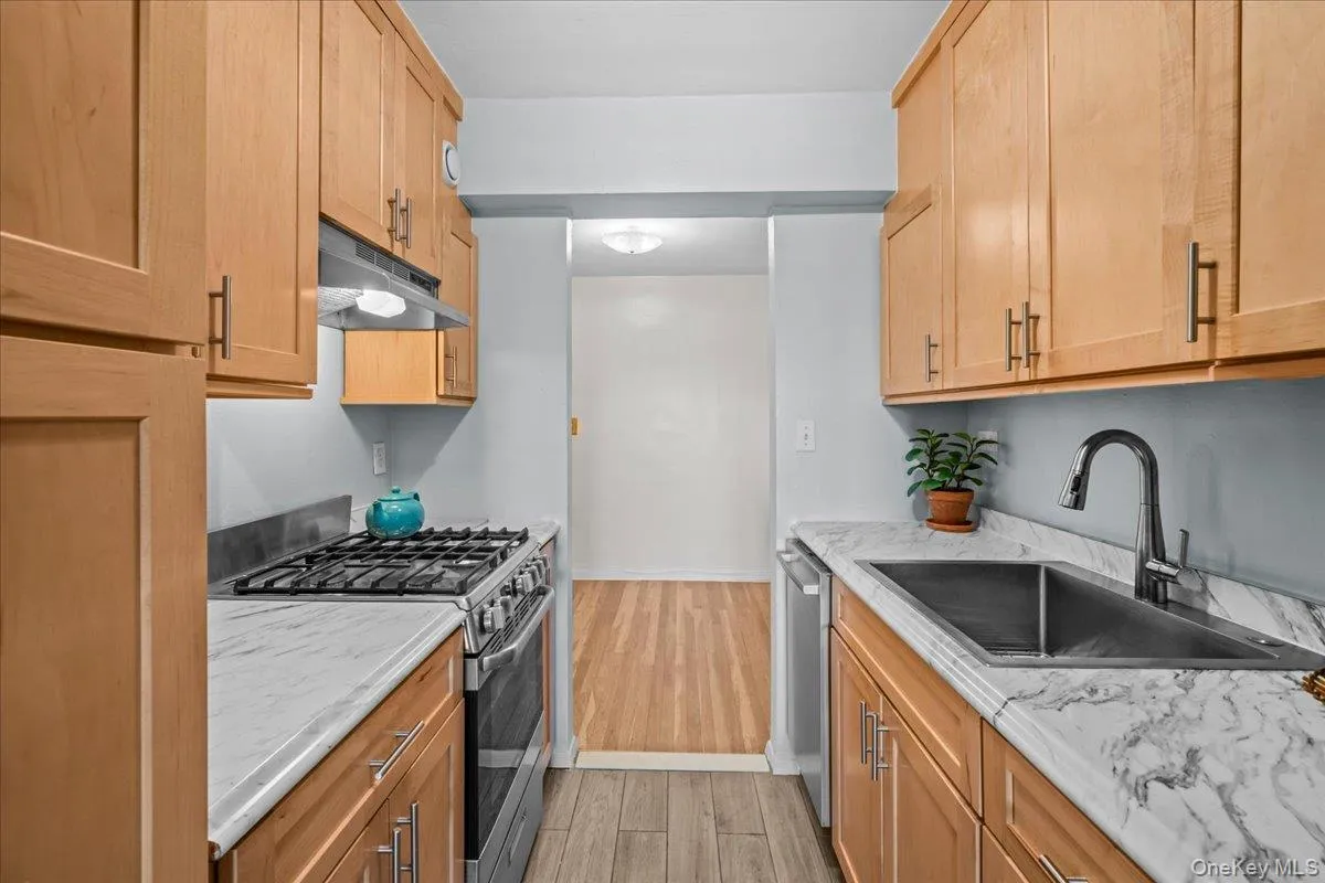 3030 Johnson Avenue, New York, NY, 2 Bedrooms Bedrooms, 4 Rooms Rooms,1 BathroomBathrooms,Residential,For Rent,Johnson,0,1005963 3030 Johnson Avenue, New York, NY, 2 Bedrooms Bedrooms, 4 Rooms Rooms,1 BathroomBathrooms,Residential,For Rent,Johnson,0,1005963