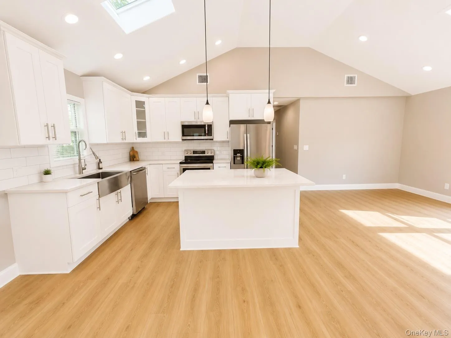 30 Harding Road, Brookhaven, NY, 3 Bedrooms Bedrooms, 6 Rooms Rooms,2 BathroomsBathrooms,Residential,For Rent,Harding,0,1005970 30 Harding Road, Brookhaven, NY, 3 Bedrooms Bedrooms, 6 Rooms Rooms,2 BathroomsBathrooms,Residential,For Rent,Harding,0,1005970
