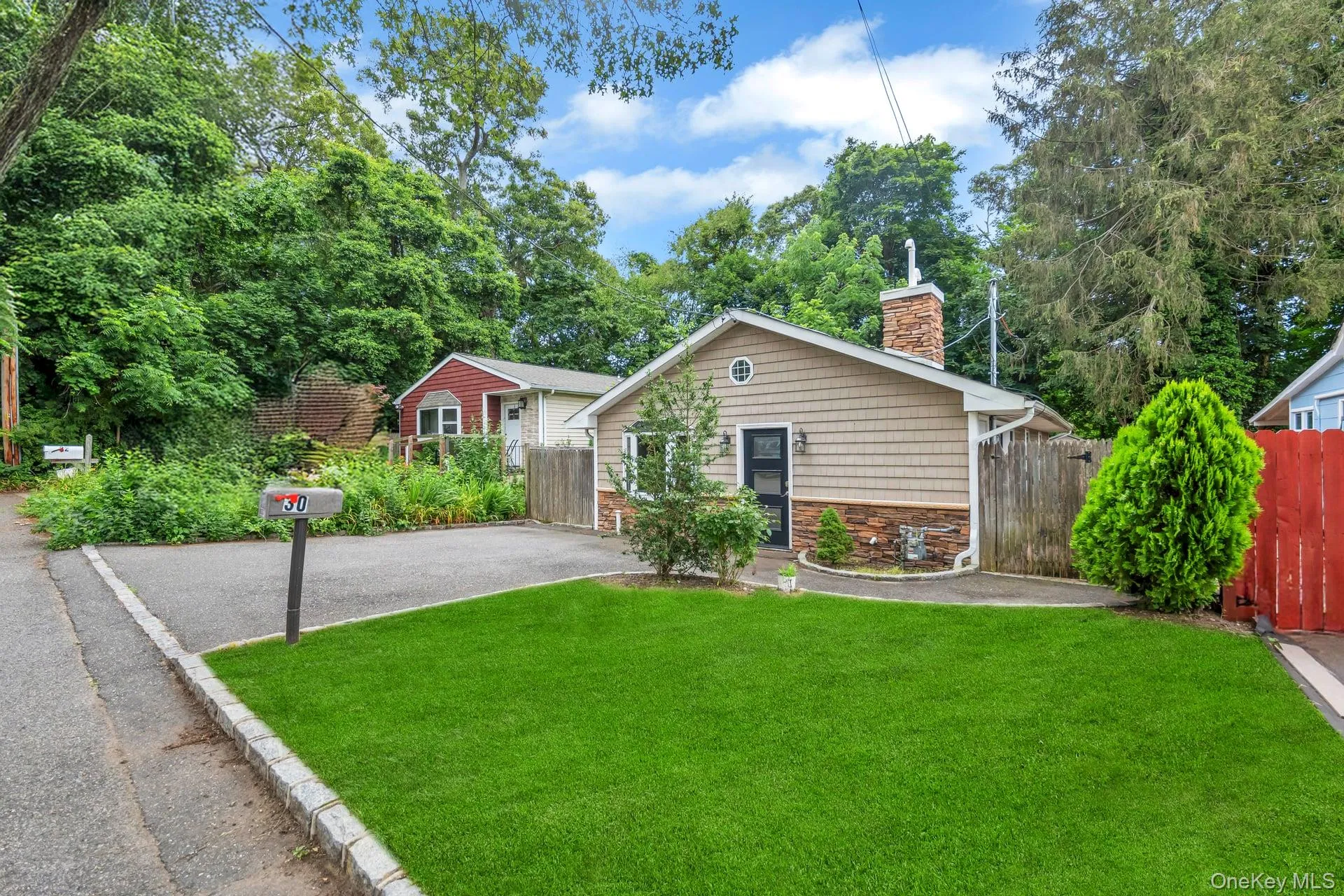 30 Harding Road, Brookhaven, NY, 3 Bedrooms Bedrooms, 6 Rooms Rooms,2 BathroomsBathrooms,Residential,For Rent,Harding,0,1005970 30 Harding Road, Brookhaven, NY, 3 Bedrooms Bedrooms, 6 Rooms Rooms,2 BathroomsBathrooms,Residential,For Rent,Harding,0,1005970