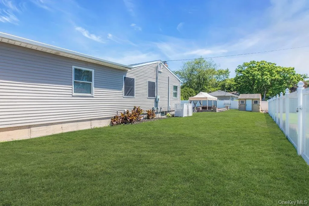 49 Miller Avenue, Brookhaven, NY, 3 Bedrooms Bedrooms, 6 Rooms Rooms,1 BathroomBathrooms,Residential,For Rent,Miller,0,1005979 49 Miller Avenue, Brookhaven, NY, 3 Bedrooms Bedrooms, 6 Rooms Rooms,1 BathroomBathrooms,Residential,For Rent,Miller,0,1005979