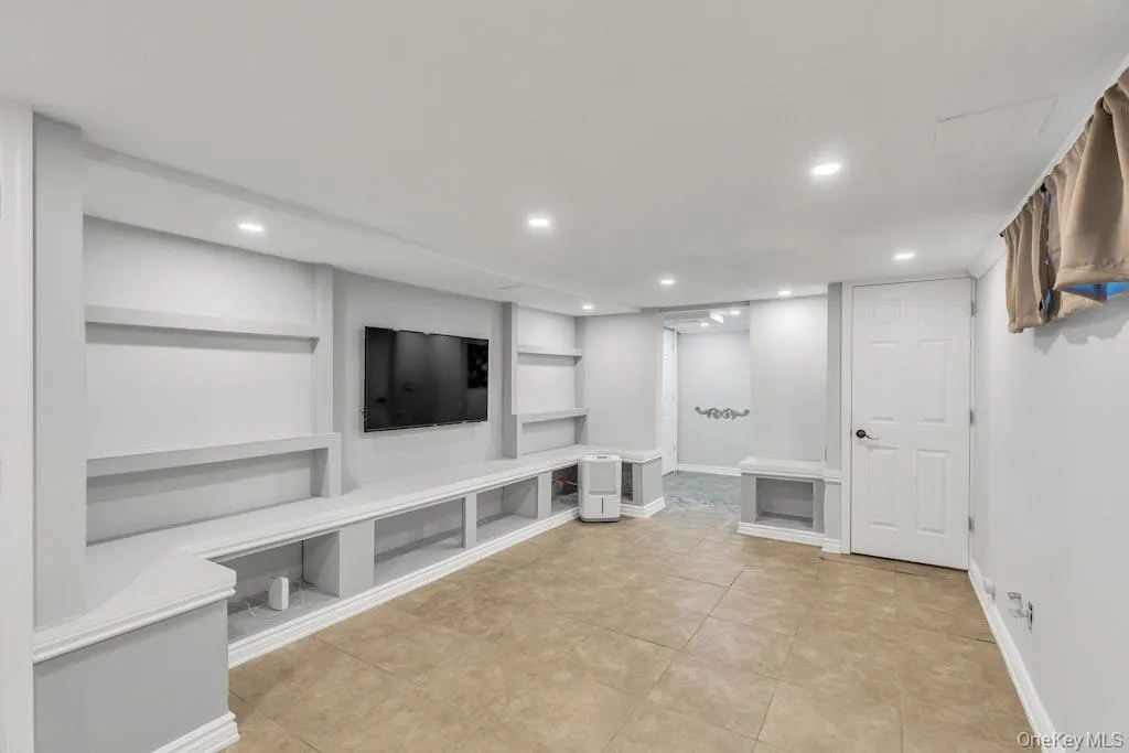 49 Miller Avenue, Brookhaven, NY, 3 Bedrooms Bedrooms, 6 Rooms Rooms,1 BathroomBathrooms,Residential,For Rent,Miller,0,1005979 49 Miller Avenue, Brookhaven, NY, 3 Bedrooms Bedrooms, 6 Rooms Rooms,1 BathroomBathrooms,Residential,For Rent,Miller,0,1005979