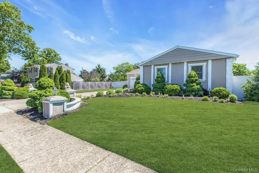 49 Miller Avenue, Brookhaven, NY, 3 Bedrooms Bedrooms, 6 Rooms Rooms,1 BathroomBathrooms,Residential,For Rent,Miller,0,1005979 49 Miller Avenue, Brookhaven, NY, 3 Bedrooms Bedrooms, 6 Rooms Rooms,1 BathroomBathrooms,Residential,For Rent,Miller,0,1005979