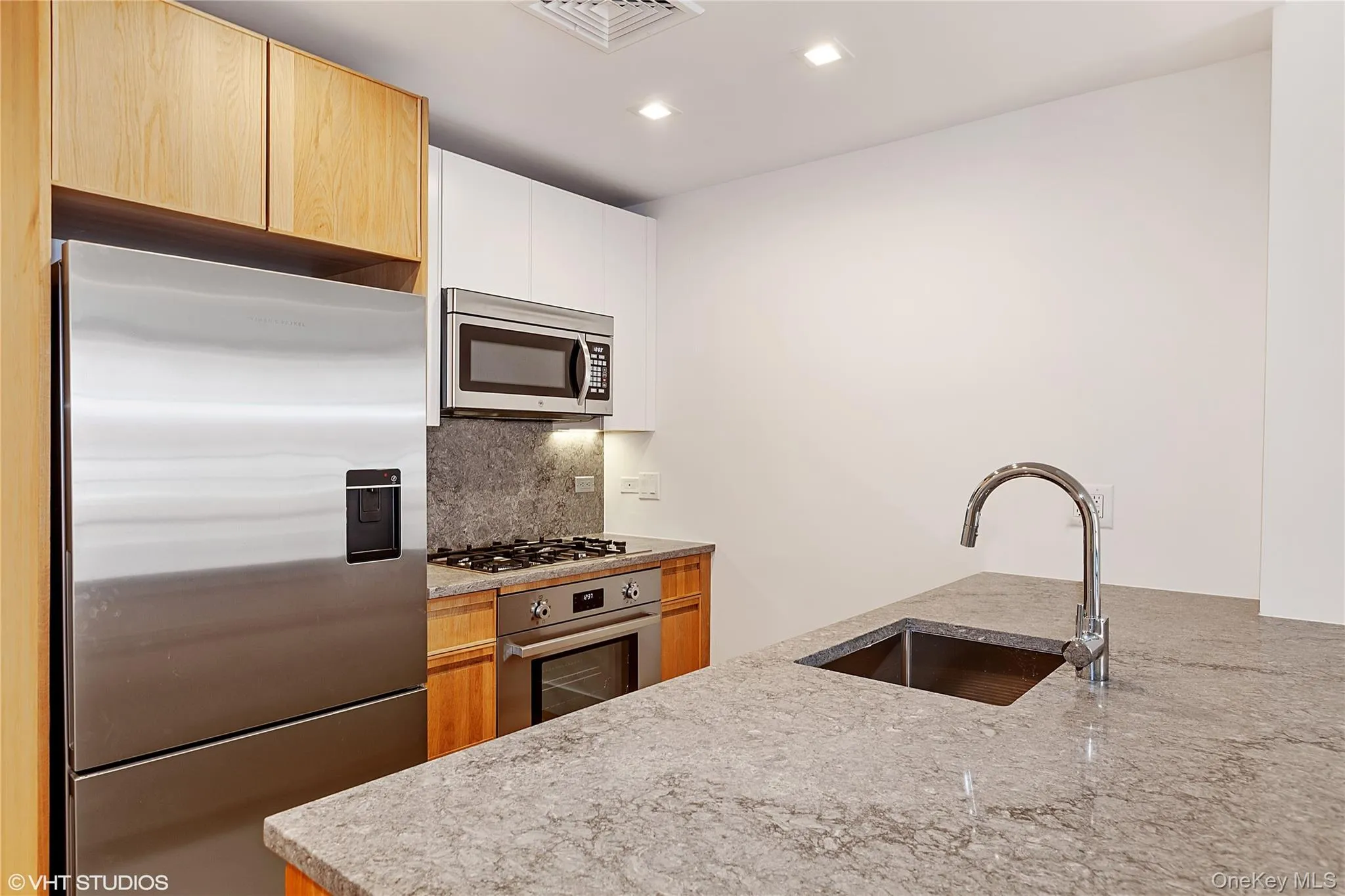 264 Webster Avenue, New York, NY, 1 Bedroom Bedrooms, 3 Rooms Rooms,1 BathroomBathrooms,Residential Lease,For Rent,Webster,0,1005986 264 Webster Avenue, New York, NY, 1 Bedroom Bedrooms, 3 Rooms Rooms,1 BathroomBathrooms,Residential Lease,For Rent,Webster,0,1005986