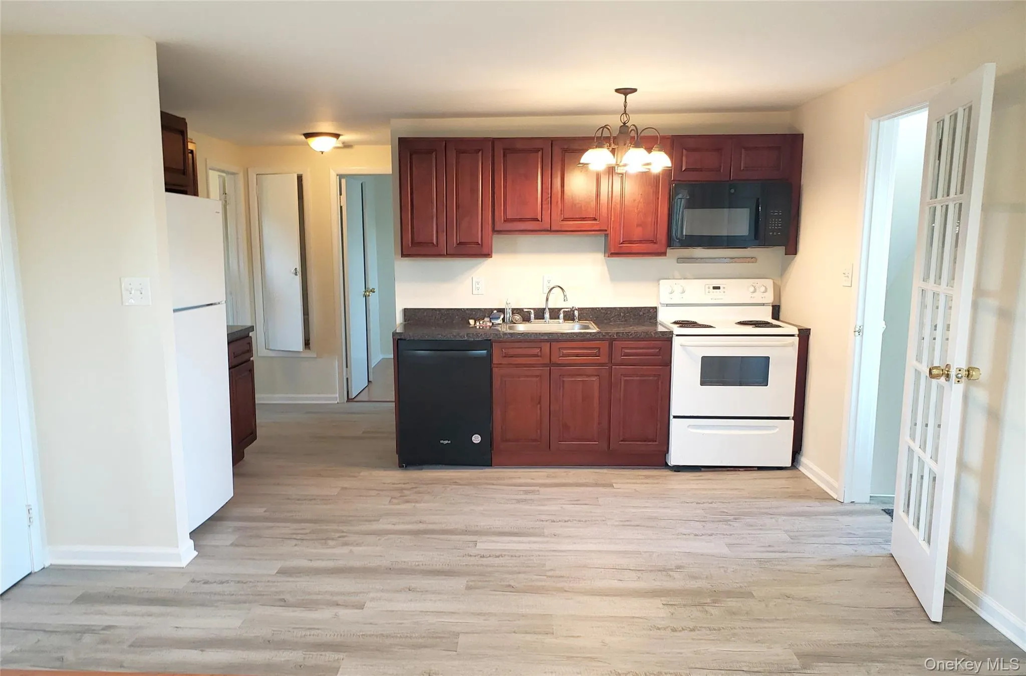 Dining Area to Kitchen Dining Area to Kitchen