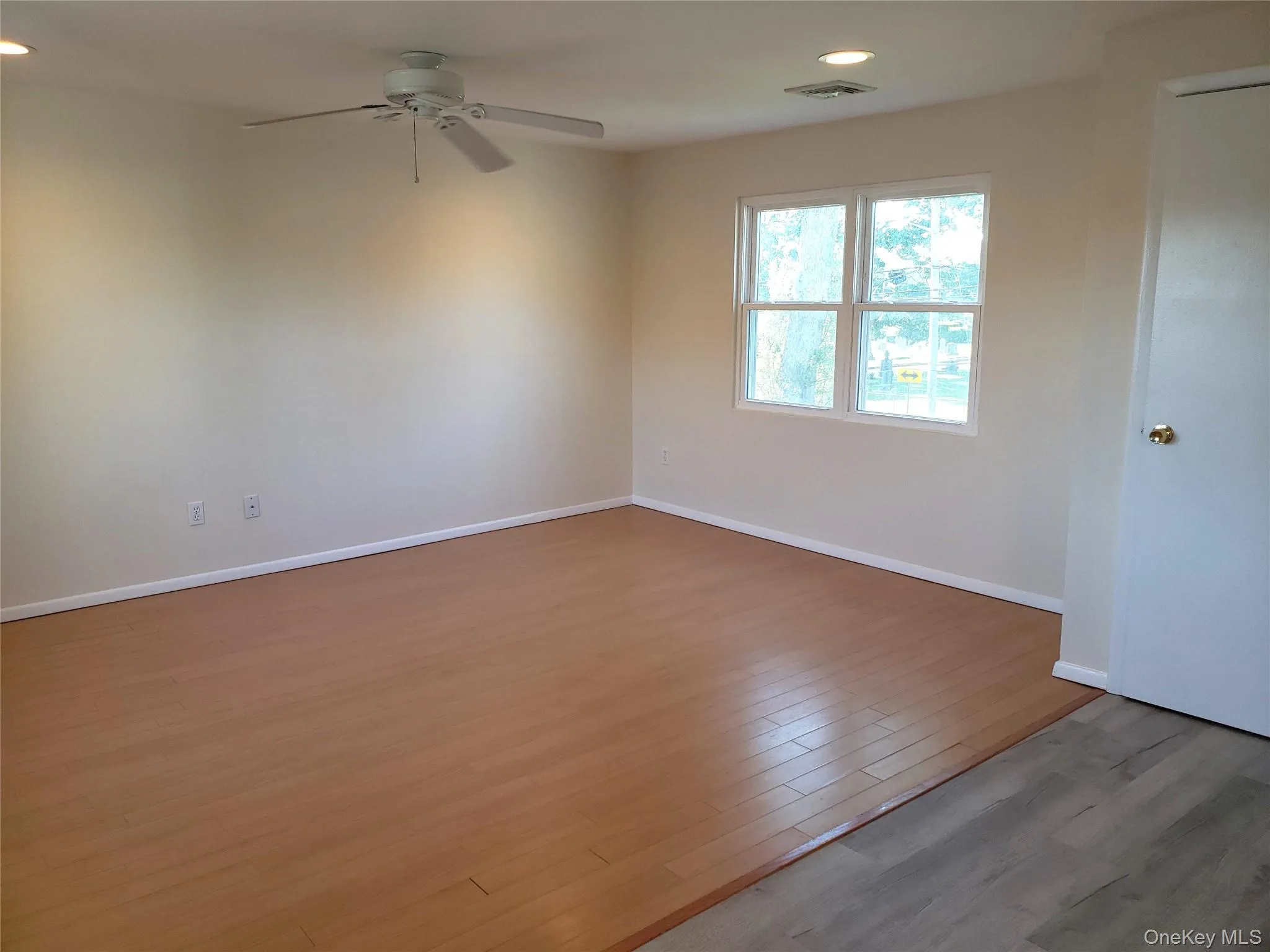 478 Old Farmingdale Road, West Babylon, NY, 2 Bedrooms Bedrooms, 4 Rooms Rooms,1 BathroomBathrooms,Residential Lease,For Rent,Old Farmingdale,0,1005987 478 Old Farmingdale Road, West Babylon, NY, 2 Bedrooms Bedrooms, 4 Rooms Rooms,1 BathroomBathrooms,Residential Lease,For Rent,Old Farmingdale,0,1005987