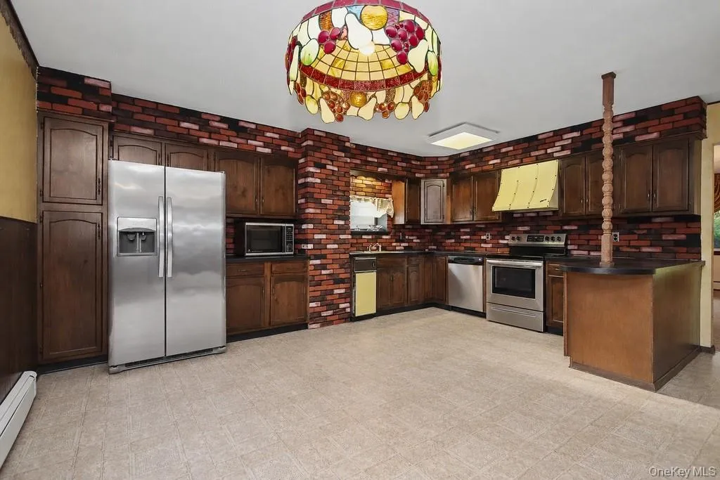 2 Troy Place, Patterson, NY, 4 Bedrooms Bedrooms, 10 Rooms Rooms,2 BathroomsBathrooms,Residential,For Rent,Troy,0,1005989 2 Troy Place, Patterson, NY, 4 Bedrooms Bedrooms, 10 Rooms Rooms,2 BathroomsBathrooms,Residential,For Rent,Troy,0,1005989