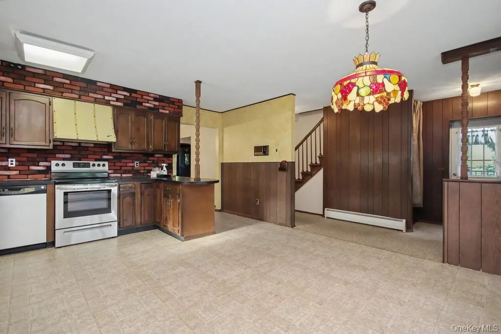 2 Troy Place, Patterson, NY, 4 Bedrooms Bedrooms, 10 Rooms Rooms,2 BathroomsBathrooms,Residential,For Rent,Troy,0,1005989 2 Troy Place, Patterson, NY, 4 Bedrooms Bedrooms, 10 Rooms Rooms,2 BathroomsBathrooms,Residential,For Rent,Troy,0,1005989