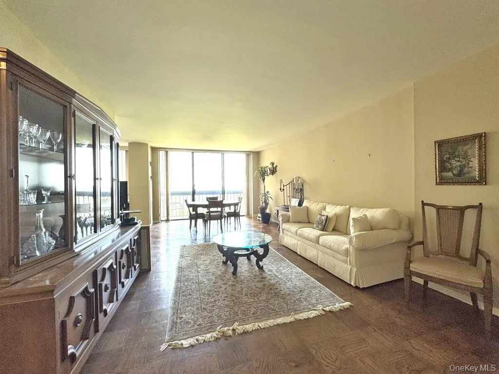 271-10 Grand Central Parkway, New York, NY, 1 Bedroom Bedrooms, 4 Rooms Rooms,1 BathroomBathrooms,Residential,For Rent,Grand Central,0,1005991 271-10 Grand Central Parkway, New York, NY, 1 Bedroom Bedrooms, 4 Rooms Rooms,1 BathroomBathrooms,Residential,For Rent,Grand Central,0,1005991
