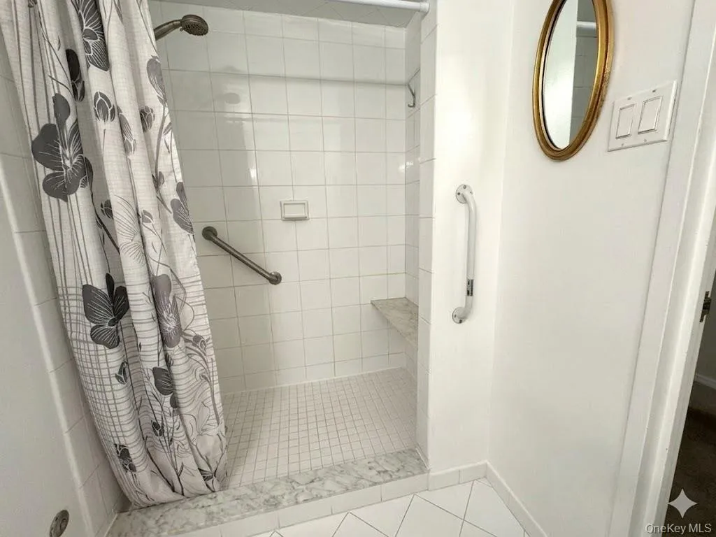 271-10 Grand Central Parkway, New York, NY, 1 Bedroom Bedrooms, 4 Rooms Rooms,1 BathroomBathrooms,Residential,For Rent,Grand Central,0,1005991 271-10 Grand Central Parkway, New York, NY, 1 Bedroom Bedrooms, 4 Rooms Rooms,1 BathroomBathrooms,Residential,For Rent,Grand Central,0,1005991