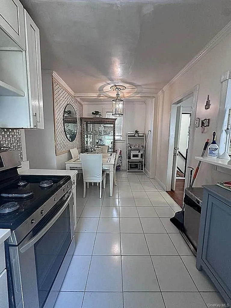 18811 Dunkirk Drive, New York, NY, 7 Bedrooms Bedrooms, 16 Rooms Rooms,4 BathroomsBathrooms,Residential,For Rent,Dunkirk,0,1005992 18811 Dunkirk Drive, New York, NY, 7 Bedrooms Bedrooms, 16 Rooms Rooms,4 BathroomsBathrooms,Residential,For Rent,Dunkirk,0,1005992