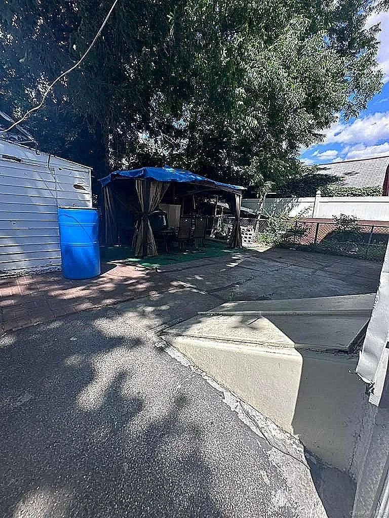 18811 Dunkirk Drive, New York, NY, 7 Bedrooms Bedrooms, 16 Rooms Rooms,4 BathroomsBathrooms,Residential,For Rent,Dunkirk,0,1005992 18811 Dunkirk Drive, New York, NY, 7 Bedrooms Bedrooms, 16 Rooms Rooms,4 BathroomsBathrooms,Residential,For Rent,Dunkirk,0,1005992