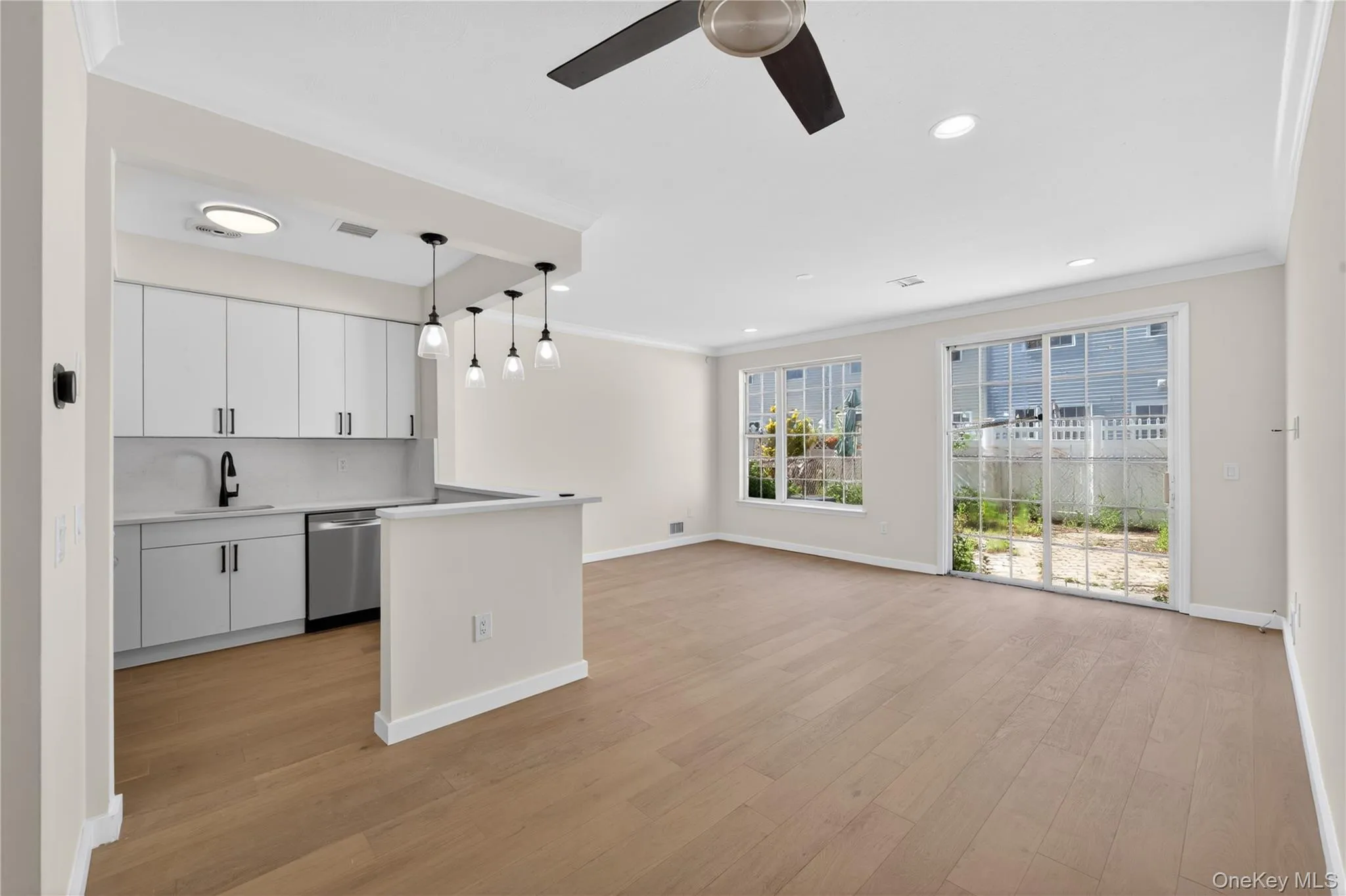 93 Admiral Court, New York, NY, 3 Bedrooms Bedrooms, 5 Rooms Rooms,2 BathroomsBathrooms,Residential,For Rent,Admiral,0,1006002 93 Admiral Court, New York, NY, 3 Bedrooms Bedrooms, 5 Rooms Rooms,2 BathroomsBathrooms,Residential,For Rent,Admiral,0,1006002