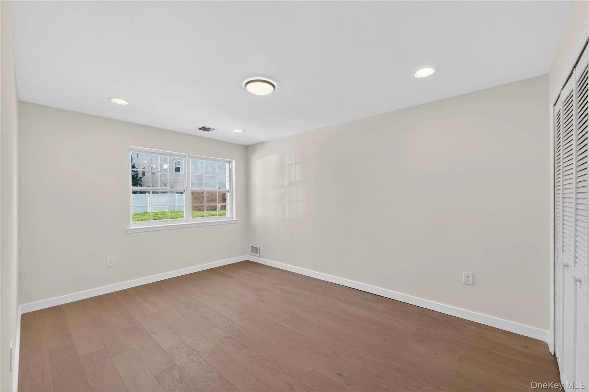 93 Admiral Court, New York, NY, 3 Bedrooms Bedrooms, 5 Rooms Rooms,2 BathroomsBathrooms,Residential,For Rent,Admiral,0,1006002 93 Admiral Court, New York, NY, 3 Bedrooms Bedrooms, 5 Rooms Rooms,2 BathroomsBathrooms,Residential,For Rent,Admiral,0,1006002