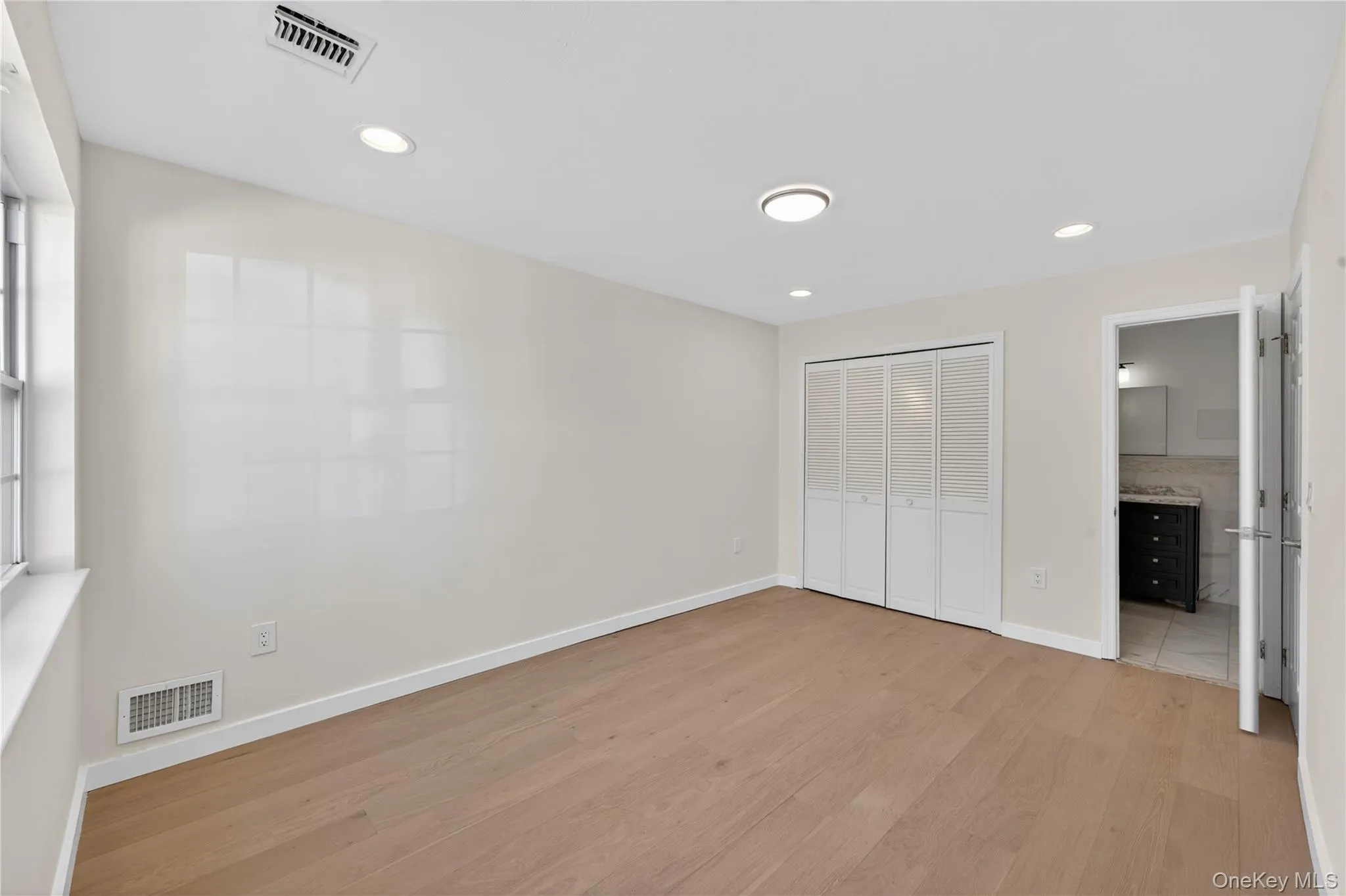 93 Admiral Court, New York, NY, 3 Bedrooms Bedrooms, 5 Rooms Rooms,2 BathroomsBathrooms,Residential,For Rent,Admiral,0,1006002 93 Admiral Court, New York, NY, 3 Bedrooms Bedrooms, 5 Rooms Rooms,2 BathroomsBathrooms,Residential,For Rent,Admiral,0,1006002