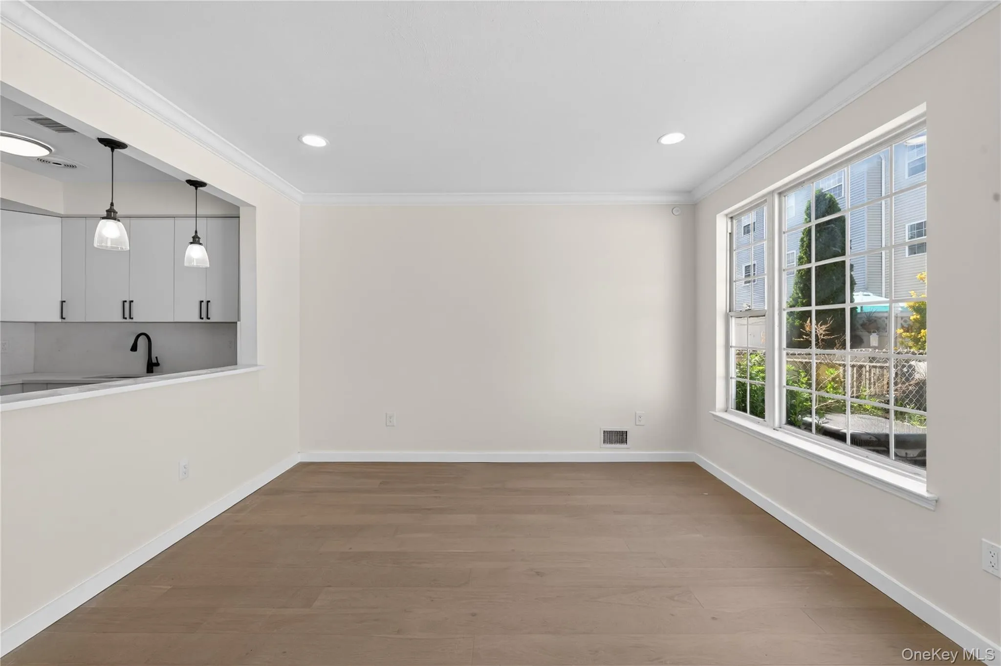 93 Admiral Court, New York, NY, 3 Bedrooms Bedrooms, 5 Rooms Rooms,2 BathroomsBathrooms,Residential,For Rent,Admiral,0,1006002 93 Admiral Court, New York, NY, 3 Bedrooms Bedrooms, 5 Rooms Rooms,2 BathroomsBathrooms,Residential,For Rent,Admiral,0,1006002