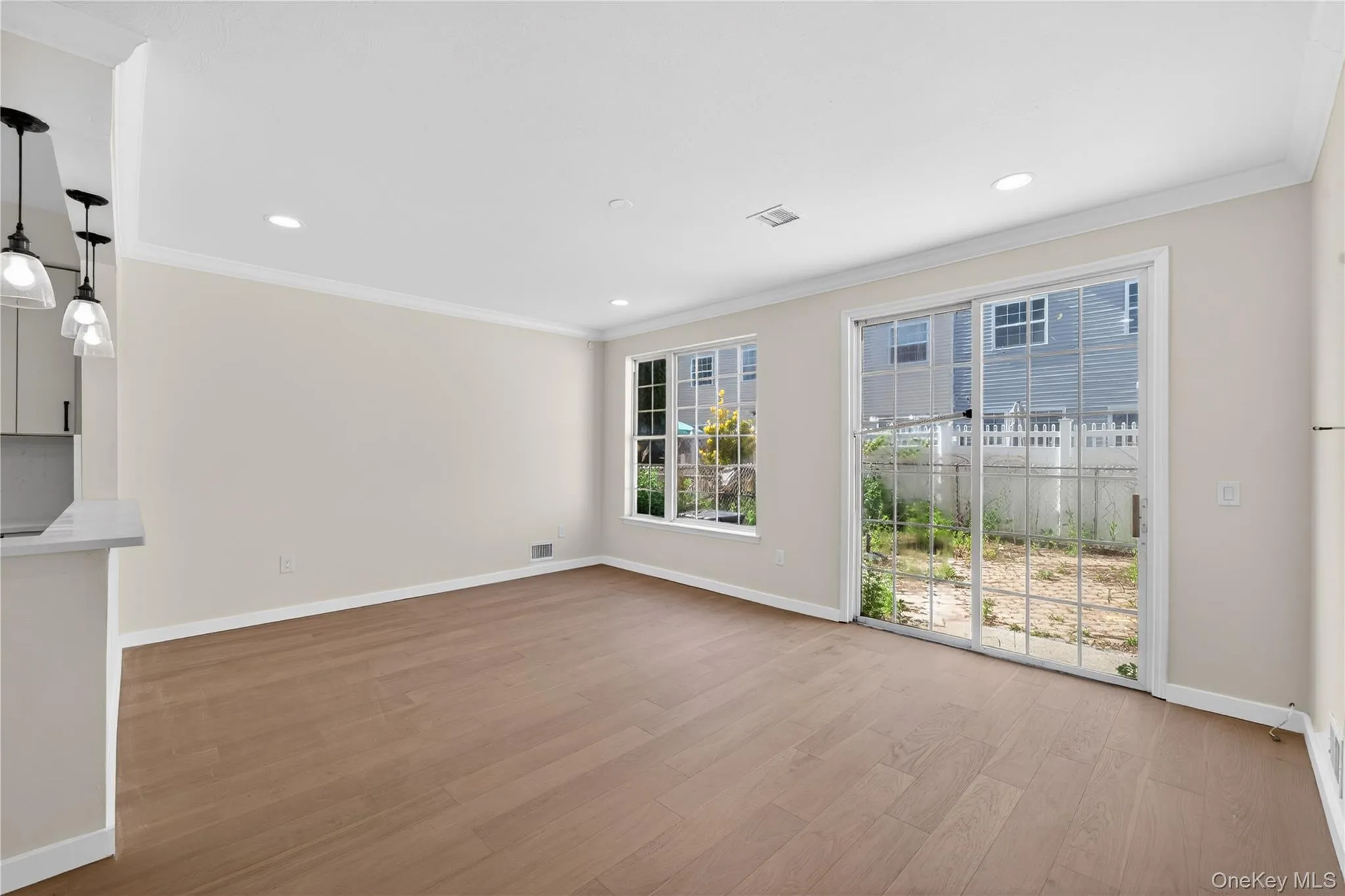93 Admiral Court, New York, NY, 3 Bedrooms Bedrooms, 5 Rooms Rooms,2 BathroomsBathrooms,Residential,For Rent,Admiral,0,1006002 93 Admiral Court, New York, NY, 3 Bedrooms Bedrooms, 5 Rooms Rooms,2 BathroomsBathrooms,Residential,For Rent,Admiral,0,1006002
