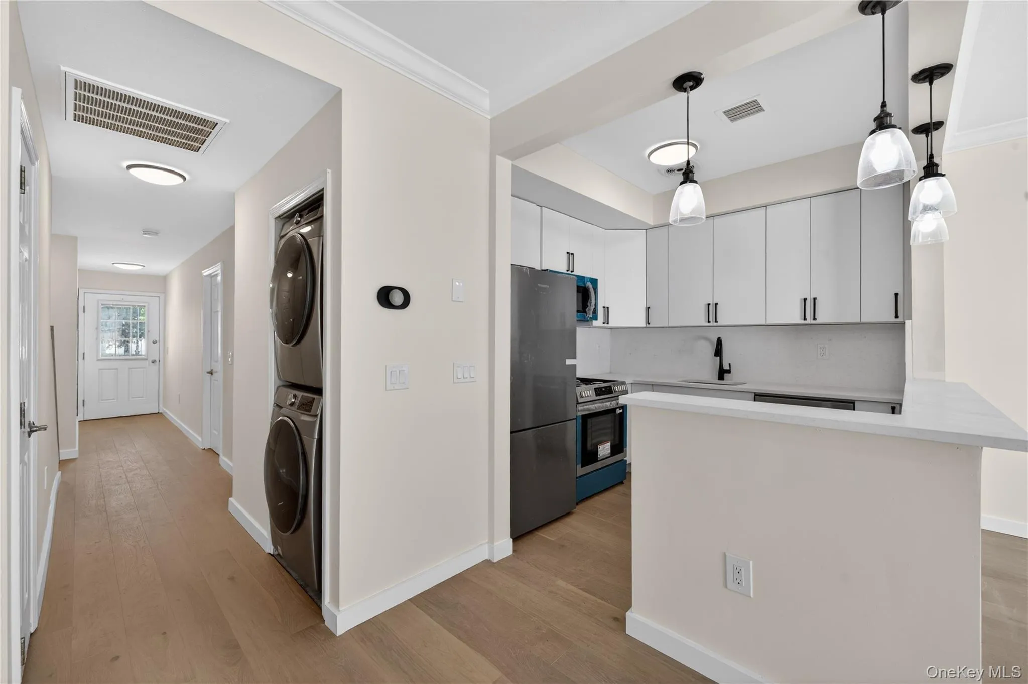 93 Admiral Court, New York, NY, 3 Bedrooms Bedrooms, 5 Rooms Rooms,2 BathroomsBathrooms,Residential,For Rent,Admiral,0,1006002 93 Admiral Court, New York, NY, 3 Bedrooms Bedrooms, 5 Rooms Rooms,2 BathroomsBathrooms,Residential,For Rent,Admiral,0,1006002