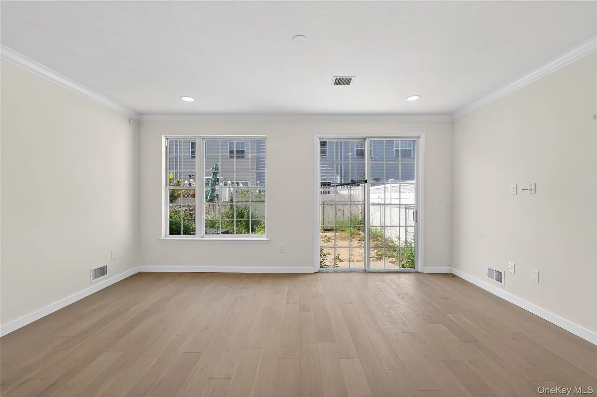 93 Admiral Court, New York, NY, 3 Bedrooms Bedrooms, 5 Rooms Rooms,2 BathroomsBathrooms,Residential,For Rent,Admiral,0,1006002 93 Admiral Court, New York, NY, 3 Bedrooms Bedrooms, 5 Rooms Rooms,2 BathroomsBathrooms,Residential,For Rent,Admiral,0,1006002