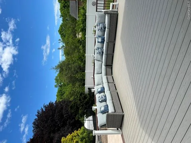 25 Sunny Road, Smithtown, NY, 3 Bedrooms Bedrooms, 7 Rooms Rooms,1 BathroomBathrooms,Residential,For Rent,Sunny,0,1006011 25 Sunny Road, Smithtown, NY, 3 Bedrooms Bedrooms, 7 Rooms Rooms,1 BathroomBathrooms,Residential,For Rent,Sunny,0,1006011