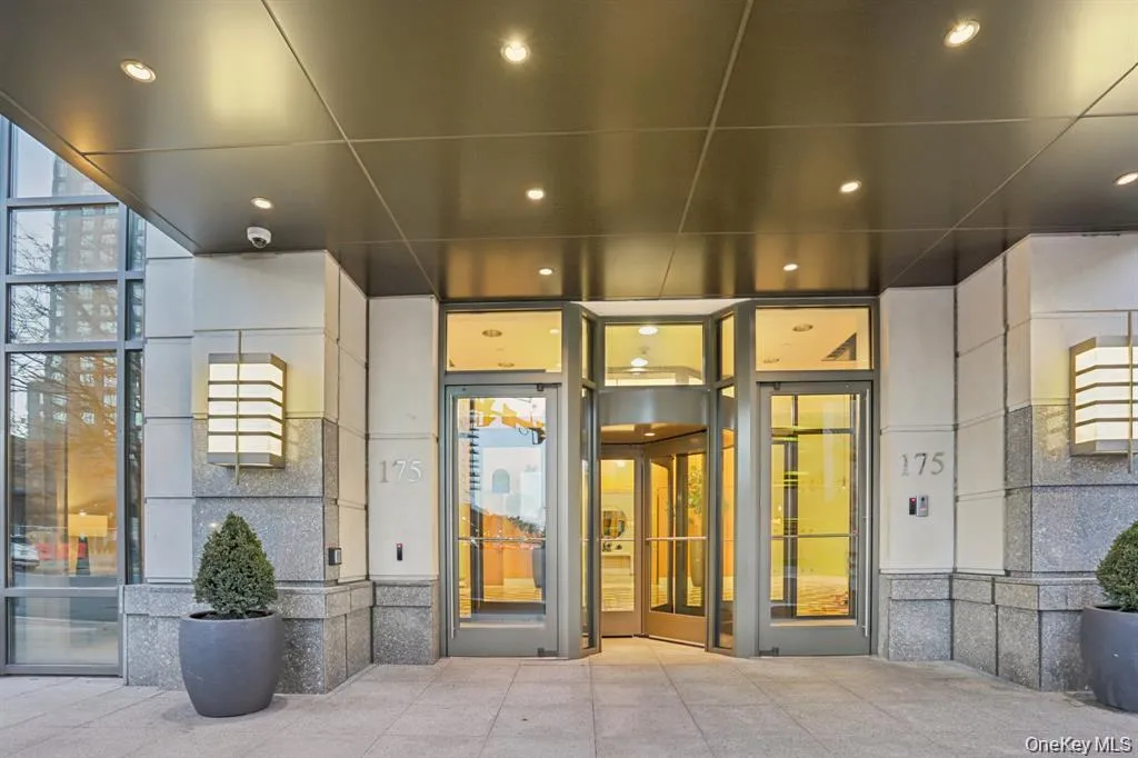 175 Huguenot Street, New Rochelle, NY, 2 Bedrooms Bedrooms, 6 Rooms Rooms,2 BathroomsBathrooms,Residential,For Rent,Huguenot,0,1006020 175 Huguenot Street, New Rochelle, NY, 2 Bedrooms Bedrooms, 6 Rooms Rooms,2 BathroomsBathrooms,Residential,For Rent,Huguenot,0,1006020