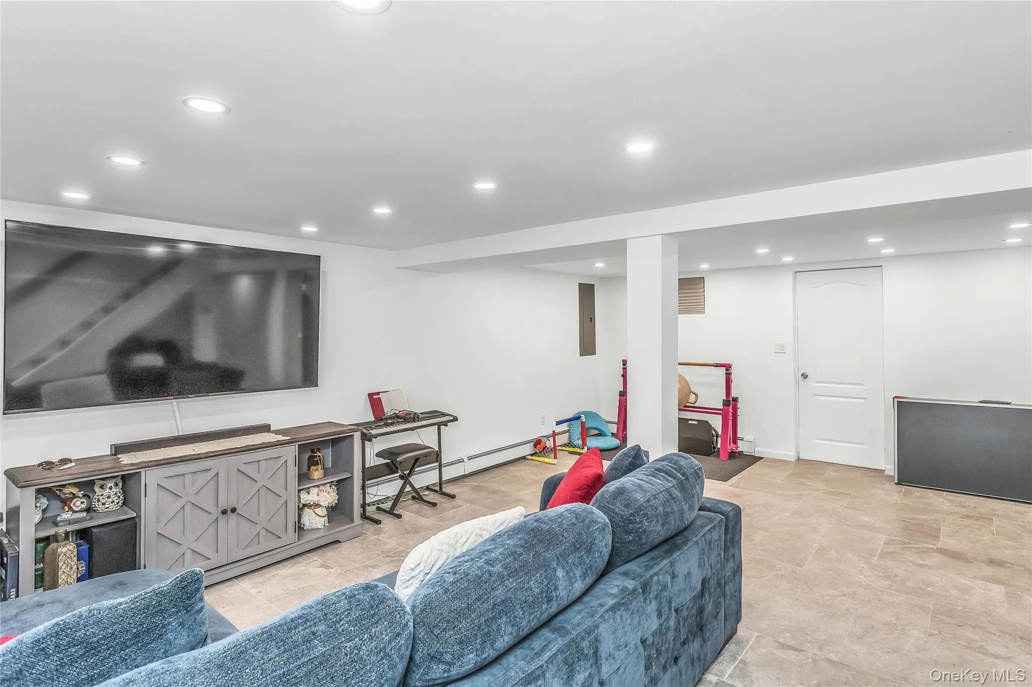 178 Guildford Court, Hempstead, NY, 4 Bedrooms Bedrooms, 7 Rooms Rooms,2 BathroomsBathrooms,Residential,For Rent,Guildford,0,1006025 178 Guildford Court, Hempstead, NY, 4 Bedrooms Bedrooms, 7 Rooms Rooms,2 BathroomsBathrooms,Residential,For Rent,Guildford,0,1006025