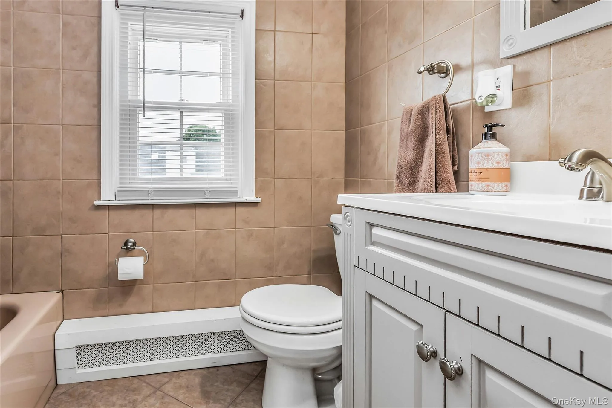 178 Guildford Court, Hempstead, NY, 4 Bedrooms Bedrooms, 7 Rooms Rooms,2 BathroomsBathrooms,Residential,For Rent,Guildford,0,1006025 178 Guildford Court, Hempstead, NY, 4 Bedrooms Bedrooms, 7 Rooms Rooms,2 BathroomsBathrooms,Residential,For Rent,Guildford,0,1006025