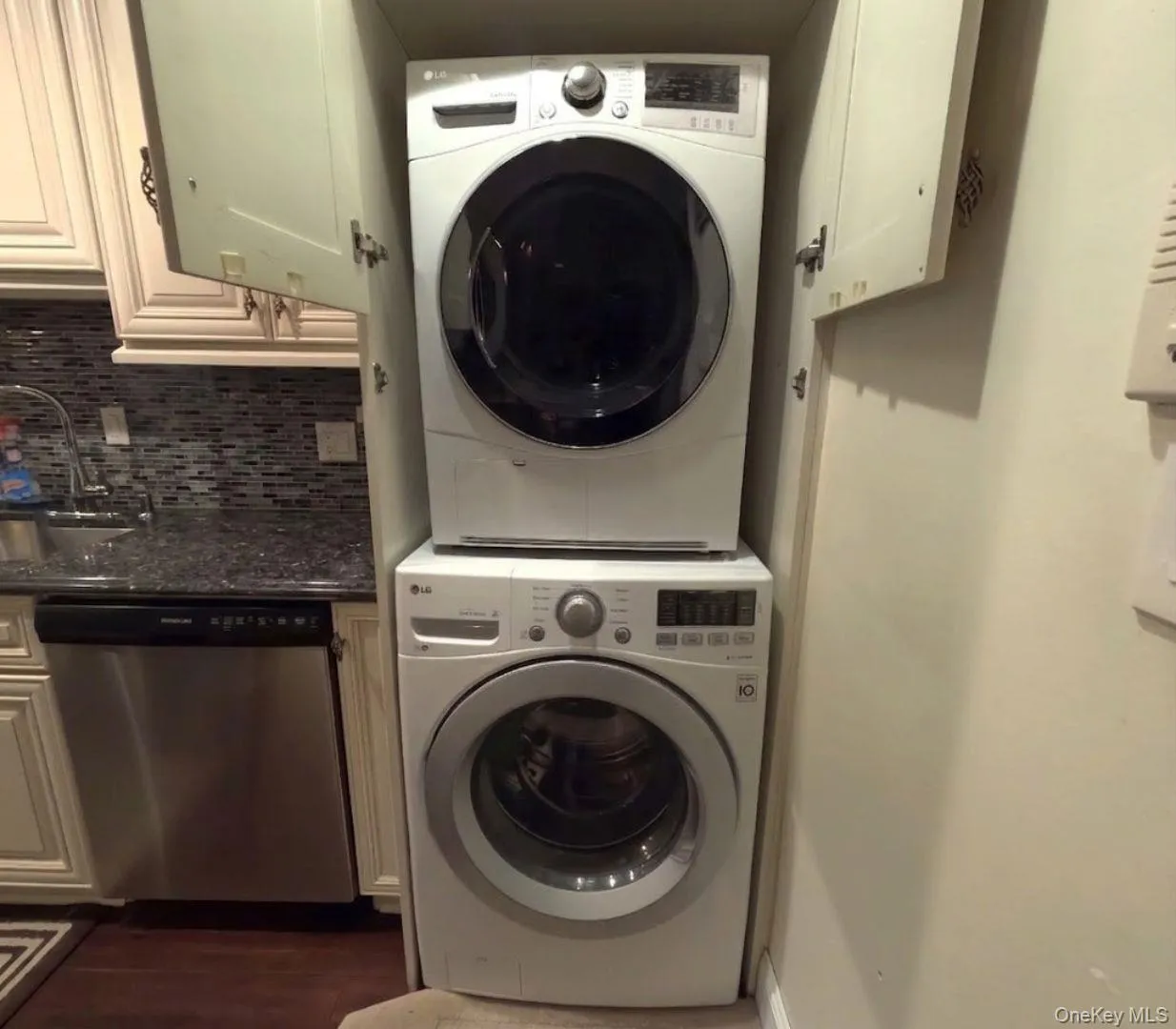 67 Lorraine Terrace, Mount Vernon, NY, 2 Bedrooms Bedrooms, 4 Rooms Rooms,2 BathroomsBathrooms,Residential,For Rent,Lorraine,0,1006032 67 Lorraine Terrace, Mount Vernon, NY, 2 Bedrooms Bedrooms, 4 Rooms Rooms,2 BathroomsBathrooms,Residential,For Rent,Lorraine,0,1006032
