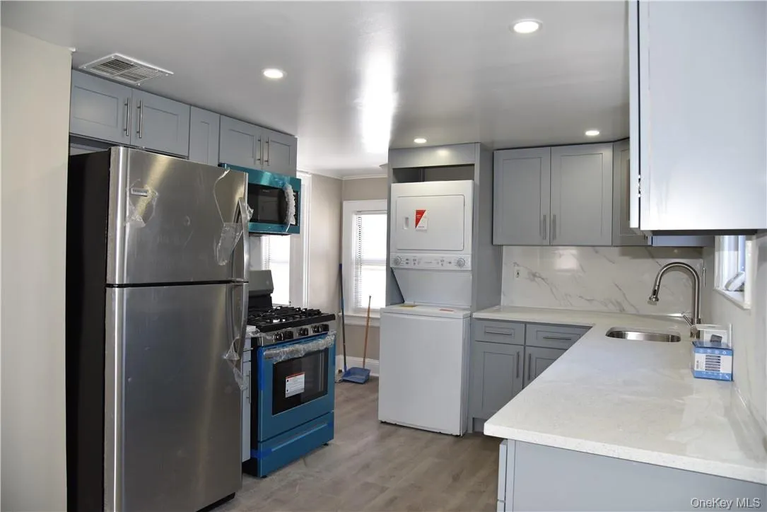 99 Maple Avenue, Rye City, NY, 2 Bedrooms Bedrooms, 4 Rooms Rooms,1 BathroomBathrooms,Residential Lease,For Rent,Maple,0,1006033 99 Maple Avenue, Rye City, NY, 2 Bedrooms Bedrooms, 4 Rooms Rooms,1 BathroomBathrooms,Residential Lease,For Rent,Maple,0,1006033