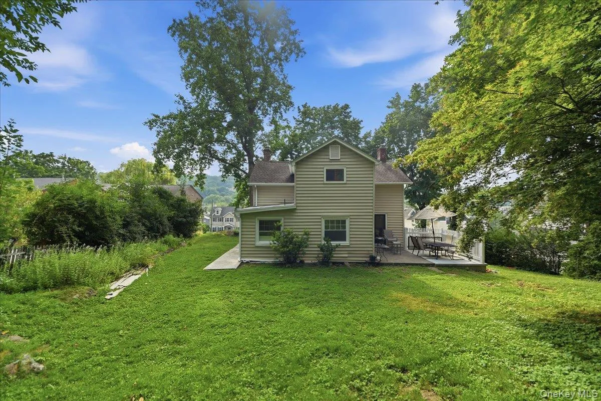 42 Revolutionary Road, Ossining, NY, 2 Bedrooms Bedrooms, 5 Rooms Rooms,1 BathroomBathrooms,Residential,For Rent,Revolutionary,0,1006040 42 Revolutionary Road, Ossining, NY, 2 Bedrooms Bedrooms, 5 Rooms Rooms,1 BathroomBathrooms,Residential,For Rent,Revolutionary,0,1006040