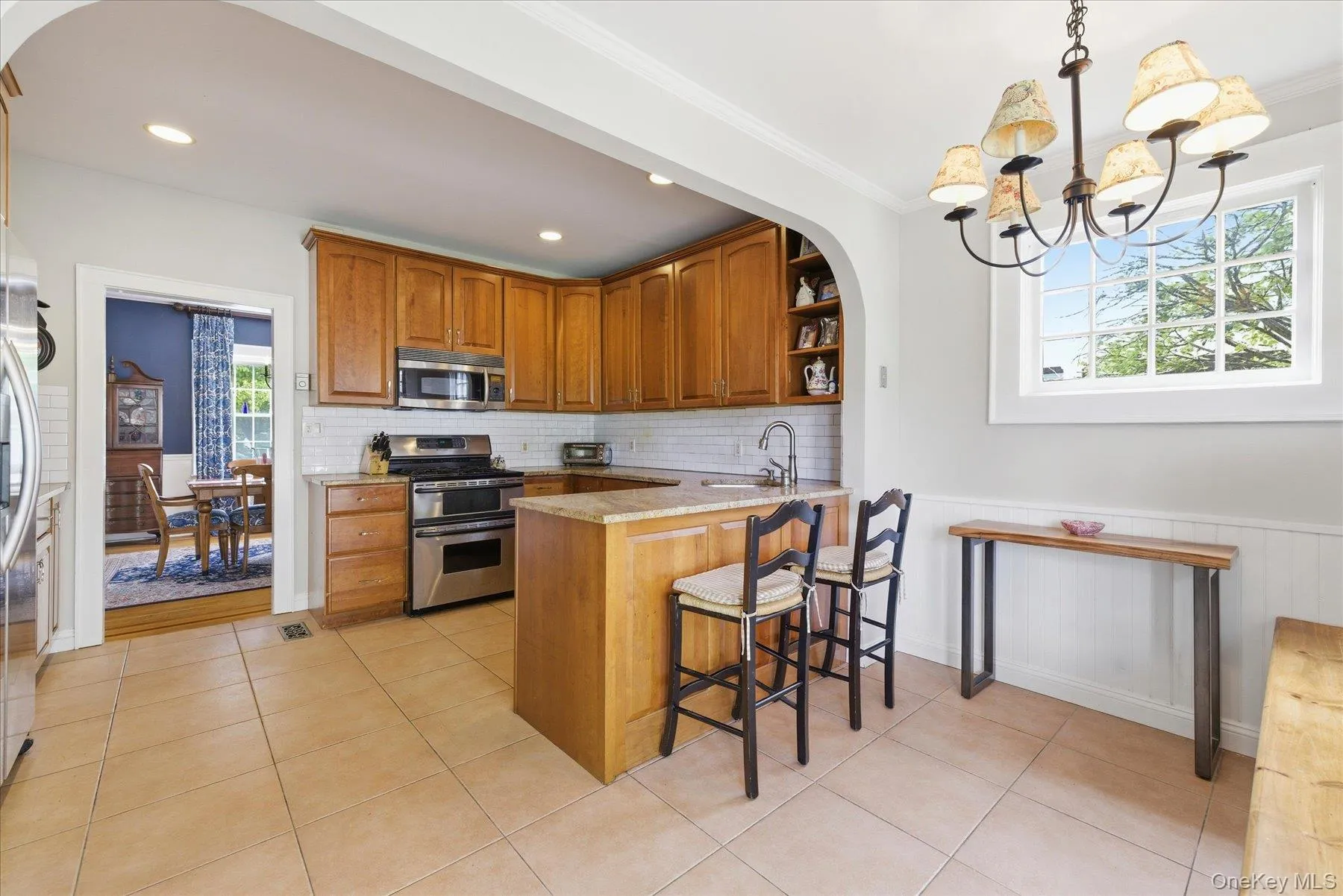 Plenty of room in your elegant eat in kitchen Plenty of room in your elegant eat in kitchen