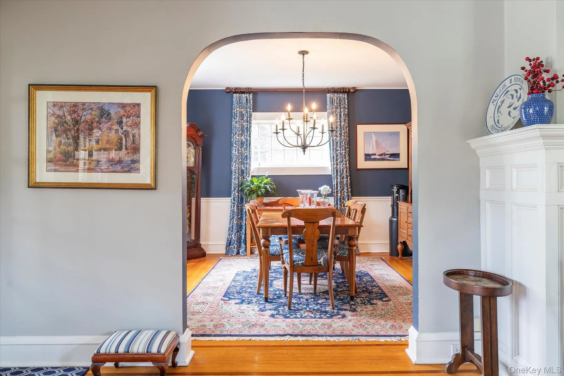 Enter into your beautiful dining room Enter into your beautiful dining room